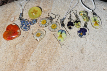 Šperky a drobnosti ze sušených květů - Tiffany šperky